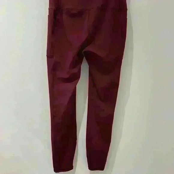 Spyder ladies yoga cargo leggings with pockets in burgundy size medium - Picture 3 of 7